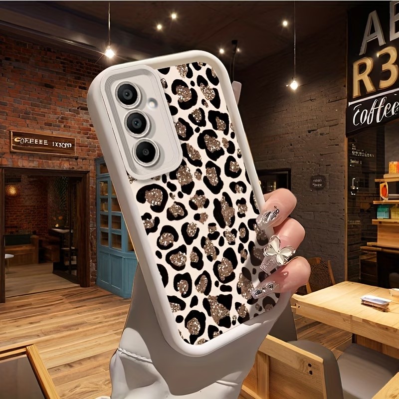 Мягкий силиконовый чехол с лео – обзор и цена Samsung Galaxy S24